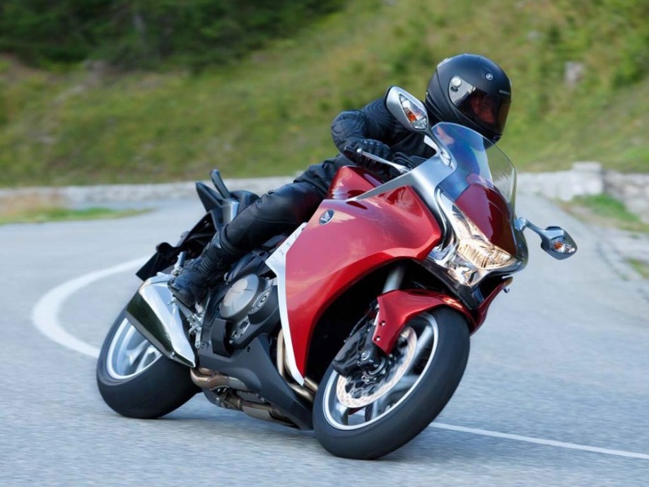 2010-honda-vfr-1200-3