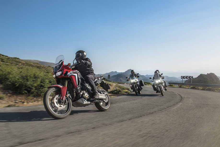 CRF1000L Africa Twin-Adventure-crfdakar-tricolour-2015-107_1