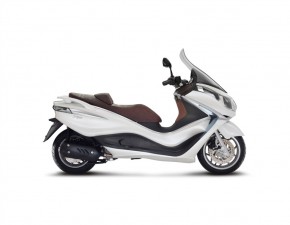 Piaggio-X10-350-Executive-ABS-ASR-918x714