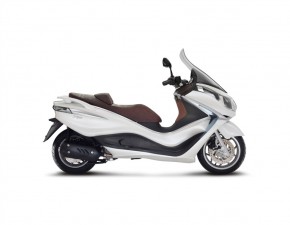 Piaggio-X10-350-Executive-ABS-ASR-918x714